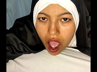 Nun Likes To Swallow Cum!