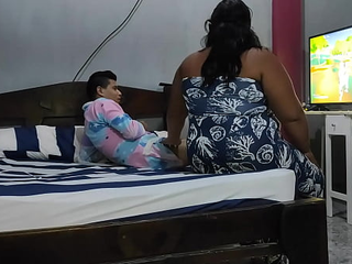 Cada Dia Voy La Casa De Mi Mejor A Jugar Pero Lo Que No Sabe Es Que Siempre Que Voy Termino Follandome A Su Esposa Mientra El Sale A Trabajar Lo Siento Amigo Pero Tu Esposa Esta Muy Rica Para Follar